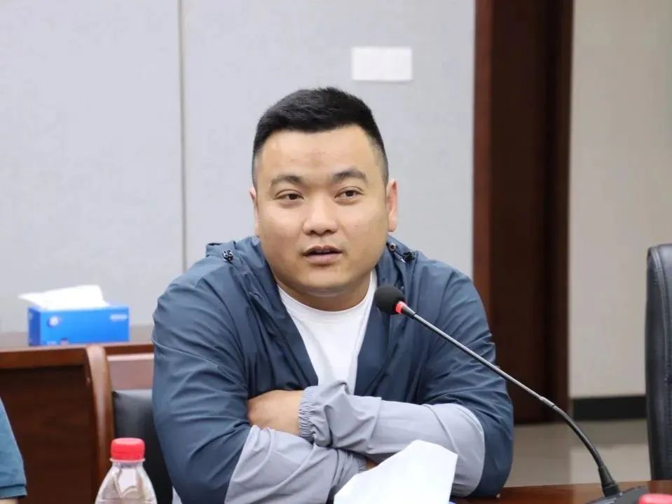 4��Ա����������ǰ������ ֧ԮBougouni﮿���5.jpg