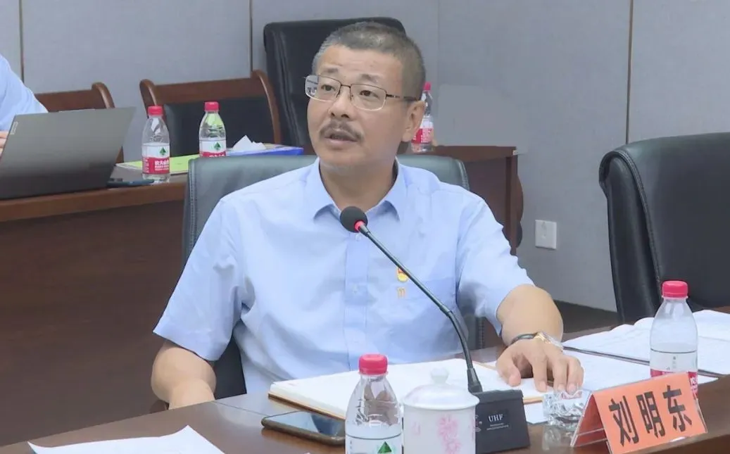 ��˹���ٿ���ί�����󣩾ۻ� ���ŵ���ѧϰ��������2.jpg