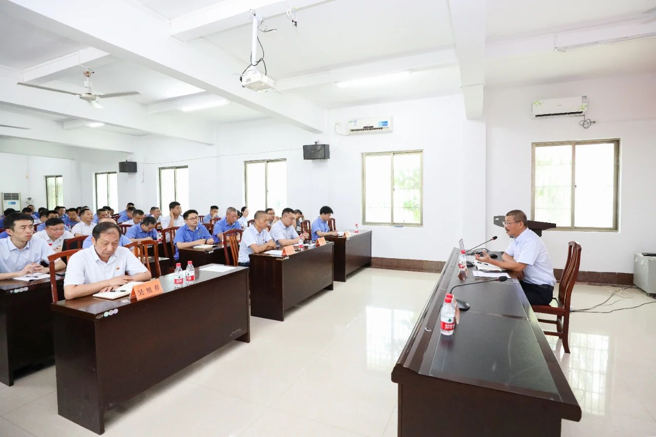 1718935612604225.jpg ÁõÃ÷¶«½Ìѧµ³¼Íѧϰ½ÌÓýרÌâµ³¿Î1.jpg