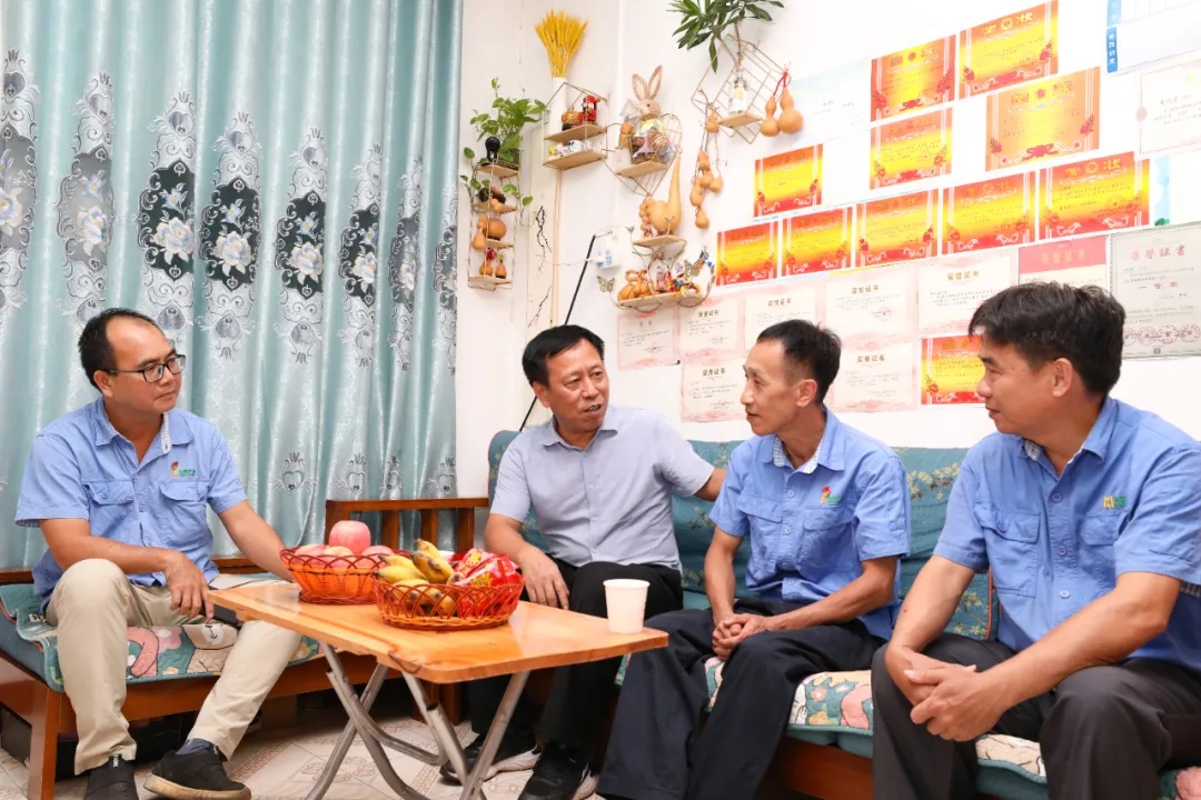 ����ʡ�ܹ��ᵽ��˹���߷�ο��������ģ��ƽ