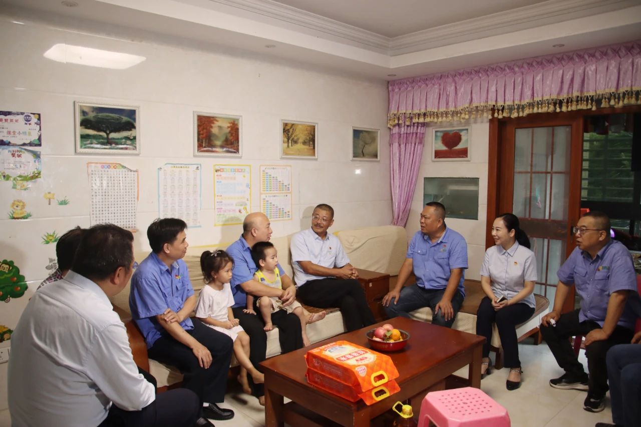 ��˹�ص�ί��չ����һ���߷�ο�ʻ